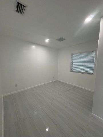 4591 Purdy Lane 8, West Palm Beach, FL 33415
