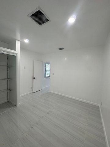 4591 Purdy Lane 8, West Palm Beach, FL 33415
