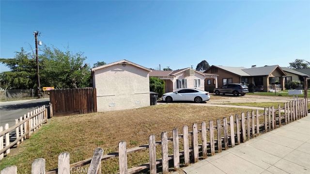 410 Niles, Bakersfield, CA 93305