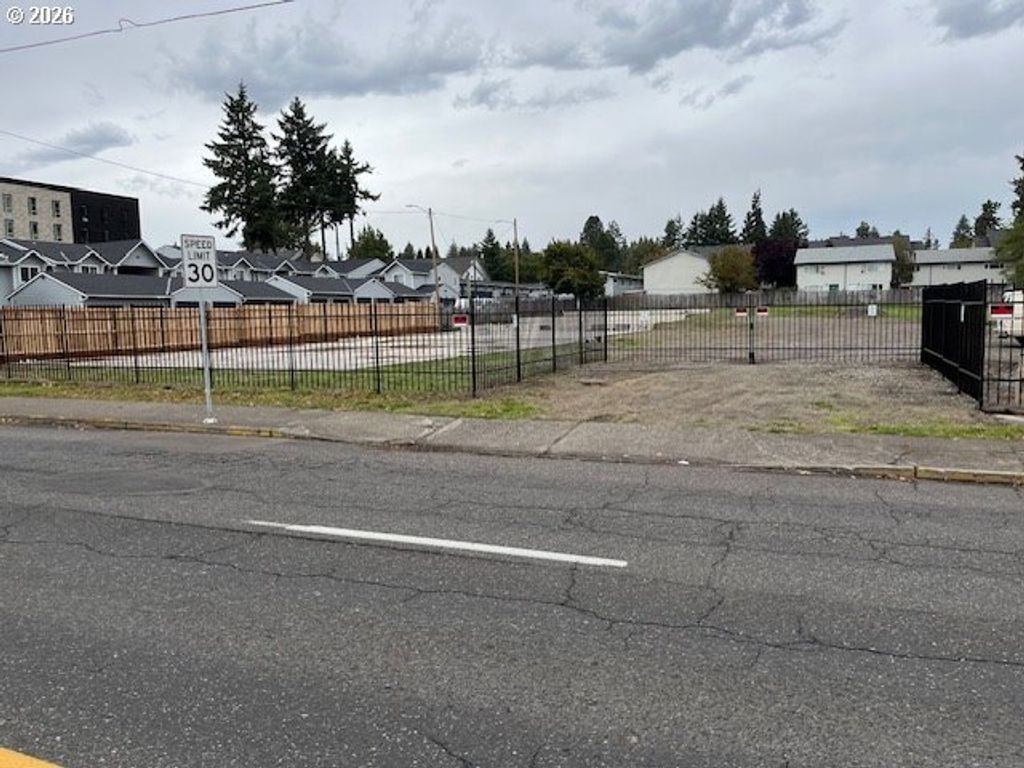 16119 Se STARK St, Portland, OR 97233