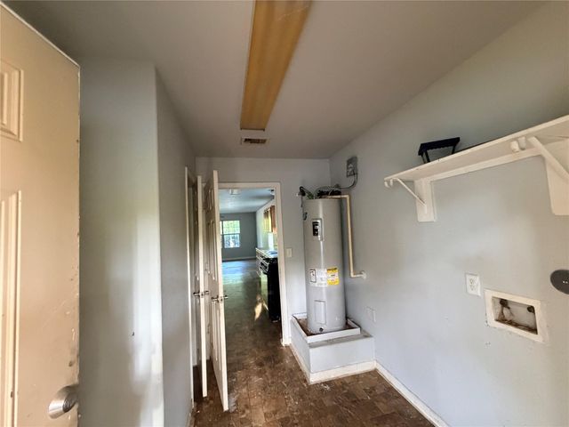 424 Baker Circle, Ames, TX 77575