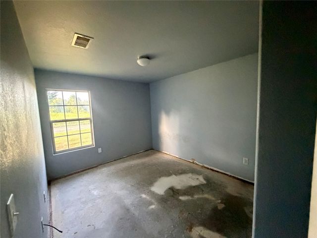 424 Baker Circle, Ames, TX 77575