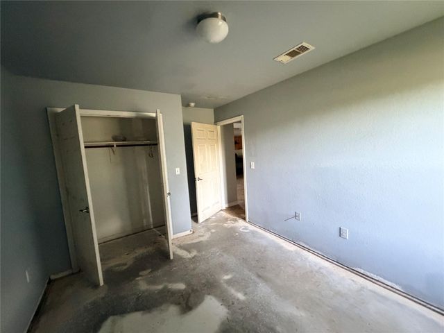424 Baker Circle, Ames, TX 77575