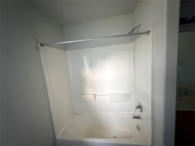 424 Baker Circle, Ames, TX 77575