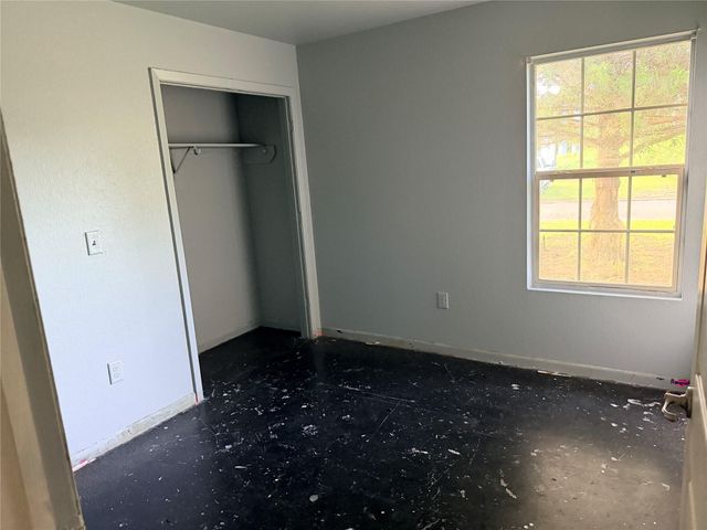 424 Baker Circle, Ames, TX 77575