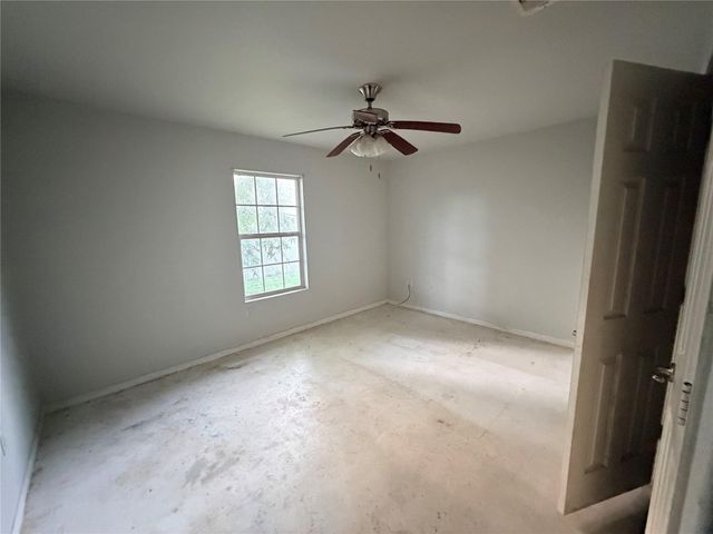 424 Baker Circle, Ames, TX 77575