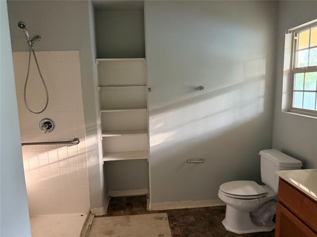 424 Baker Circle, Ames, TX 77575