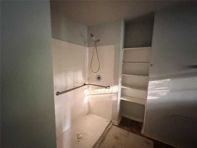 424 Baker Circle, Ames, TX 77575
