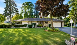 1318 Sunset Drive, Schaumburg, IL 60193
