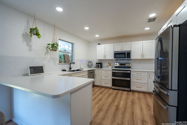 519 Donalan, Converse, TX 78109