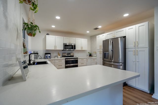 519 Donalan, Converse, TX 78109