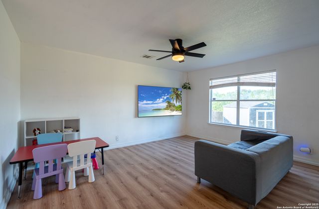 519 Donalan, Converse, TX 78109