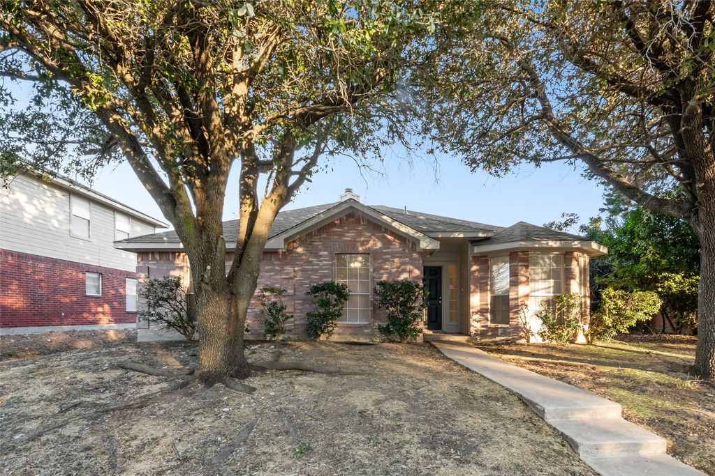 1732 Straus Road, Cedar Hill, TX 75104