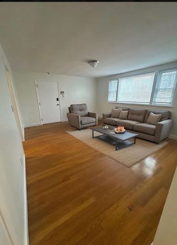 15 Park Ave 6, Foxboro, MA 02035