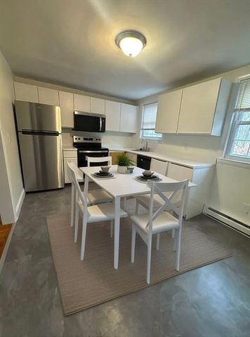 15 Park Ave 6, Foxboro, MA 02035