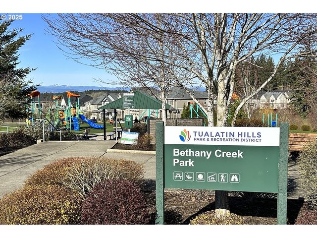 7774 Nw Dorthea Ter, Portland, OR 97210