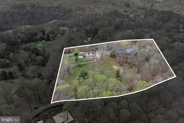 7214 CLIFTON RD, Clifton, VA 20124