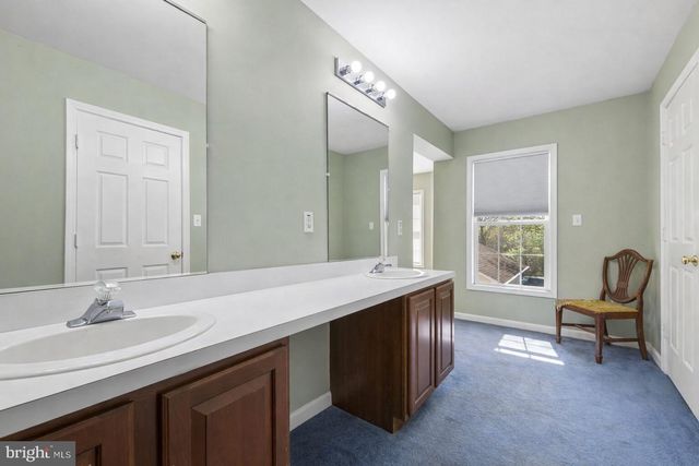 7214 CLIFTON RD, Clifton, VA 20124