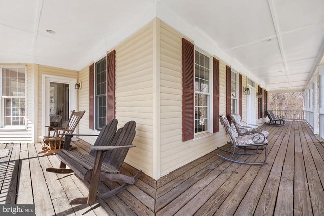 7214 CLIFTON RD, Clifton, VA 20124