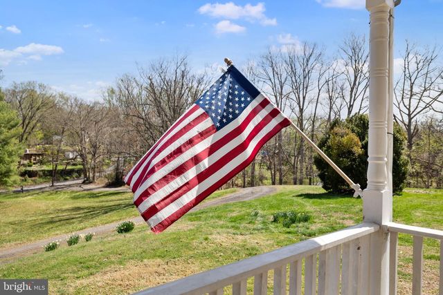 7214 CLIFTON RD, Clifton, VA 20124
