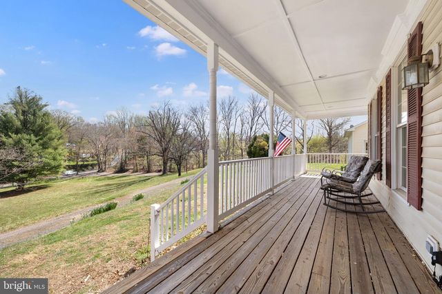 7214 CLIFTON RD, Clifton, VA 20124