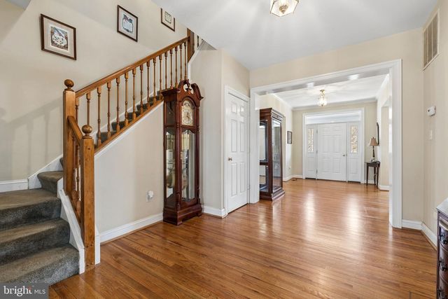 7214 CLIFTON RD, Clifton, VA 20124