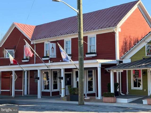 7214 CLIFTON RD, Clifton, VA 20124