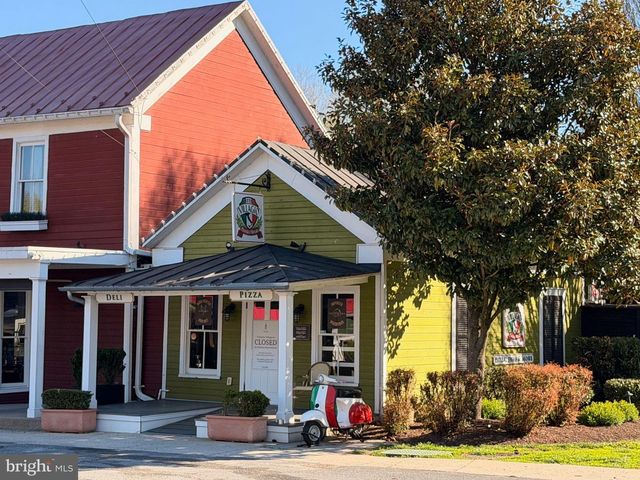 7214 CLIFTON RD, Clifton, VA 20124
