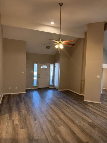 930 Lemontree Drive, Arlington, TX 76017