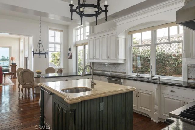 2323 Bayside Drive, Corona Del Mar, CA 92625