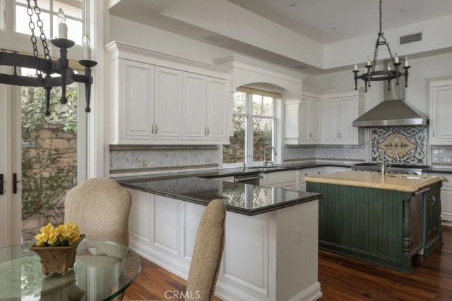 2323 Bayside Drive, Corona Del Mar, CA 92625
