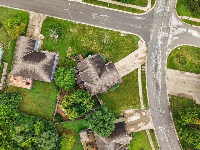 21417 E 50th Terrace Court, Blue Springs, MO 64015
