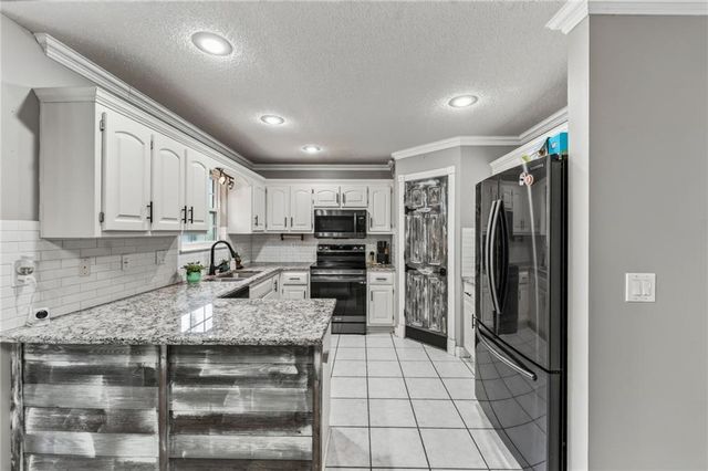 21417 E 50th Terrace Court, Blue Springs, MO 64015