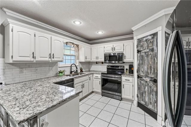 21417 E 50th Terrace Court, Blue Springs, MO 64015