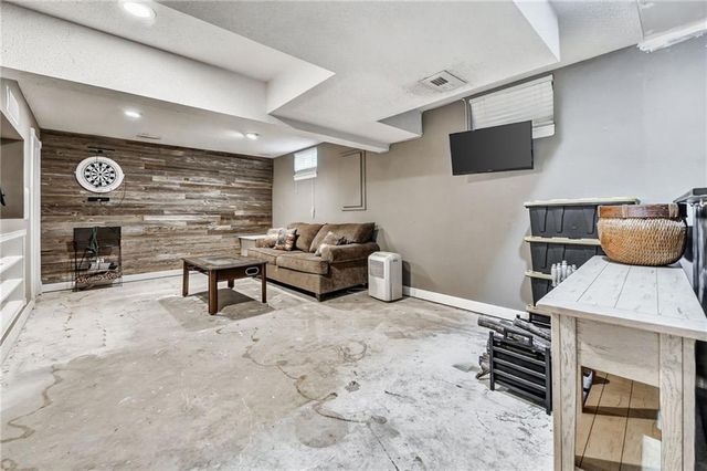 21417 E 50th Terrace Court, Blue Springs, MO 64015