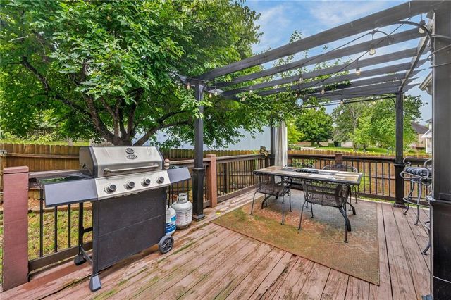 21417 E 50th Terrace Court, Blue Springs, MO 64015