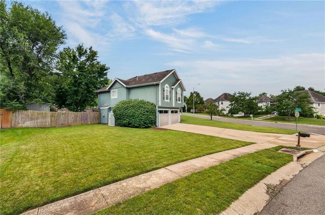 21417 E 50th Terrace Court, Blue Springs, MO 64015