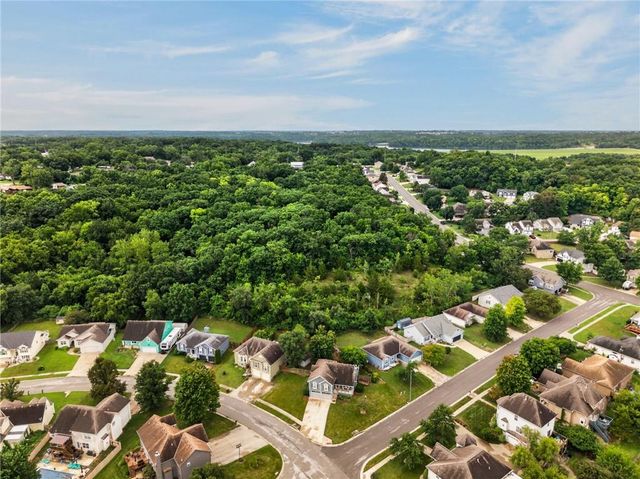21417 E 50th Terrace Court, Blue Springs, MO 64015