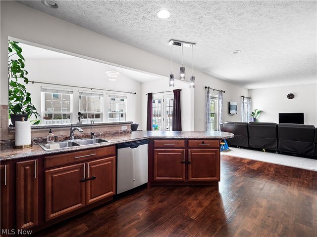 111 Slippery Rock Lane, Berea, OH 44017
