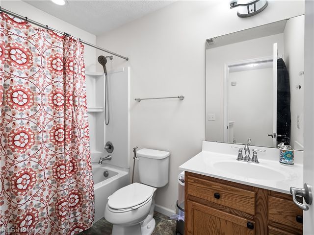 111 Slippery Rock Lane, Berea, OH 44017