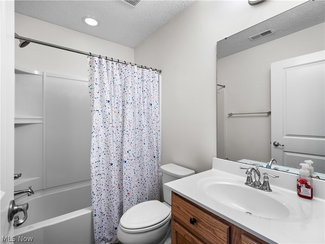 111 Slippery Rock Lane, Berea, OH 44017
