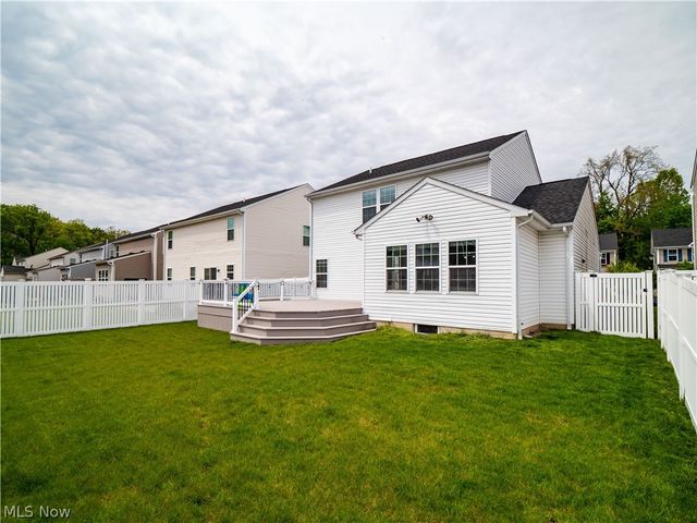 111 Slippery Rock Lane, Berea, OH 44017