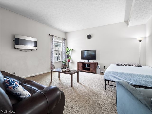 111 Slippery Rock Lane, Berea, OH 44017