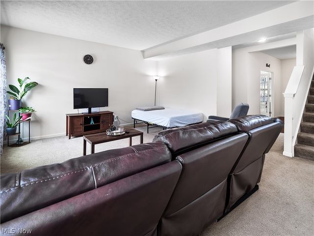 111 Slippery Rock Lane, Berea, OH 44017