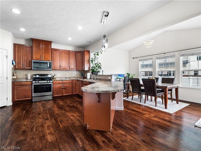 111 Slippery Rock Lane, Berea, OH 44017