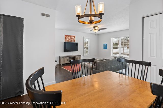 607 Park Street, Grand Ledge, MI 48837