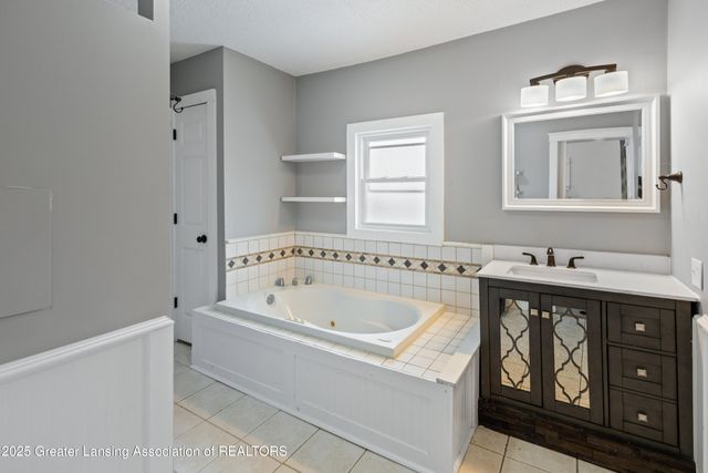 607 Park Street, Grand Ledge, MI 48837