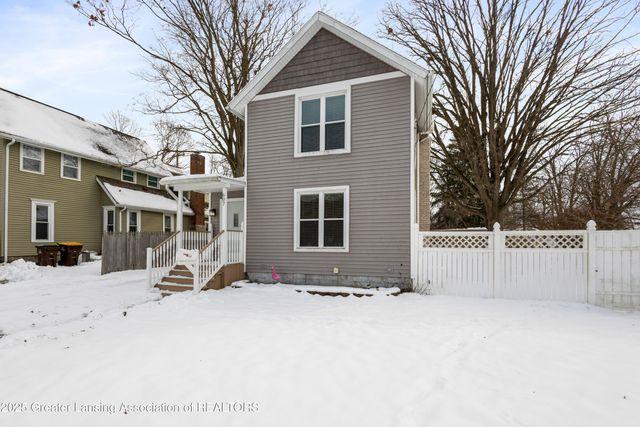 607 Park Street, Grand Ledge, MI 48837