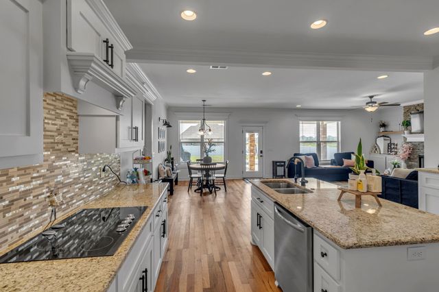 1724 Day Flower Dr, Murfreesboro, TN 37130