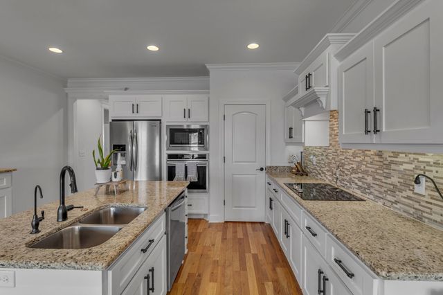 1724 Day Flower Dr, Murfreesboro, TN 37130